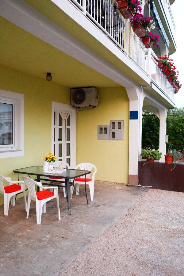 Apartmani Andrej Vodice فوديس المظهر الخارجي الصورة